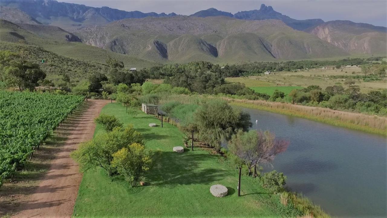 מלון ליידיסמית Oaksrest Vineyards Guest Farm מראה חיצוני תמונה