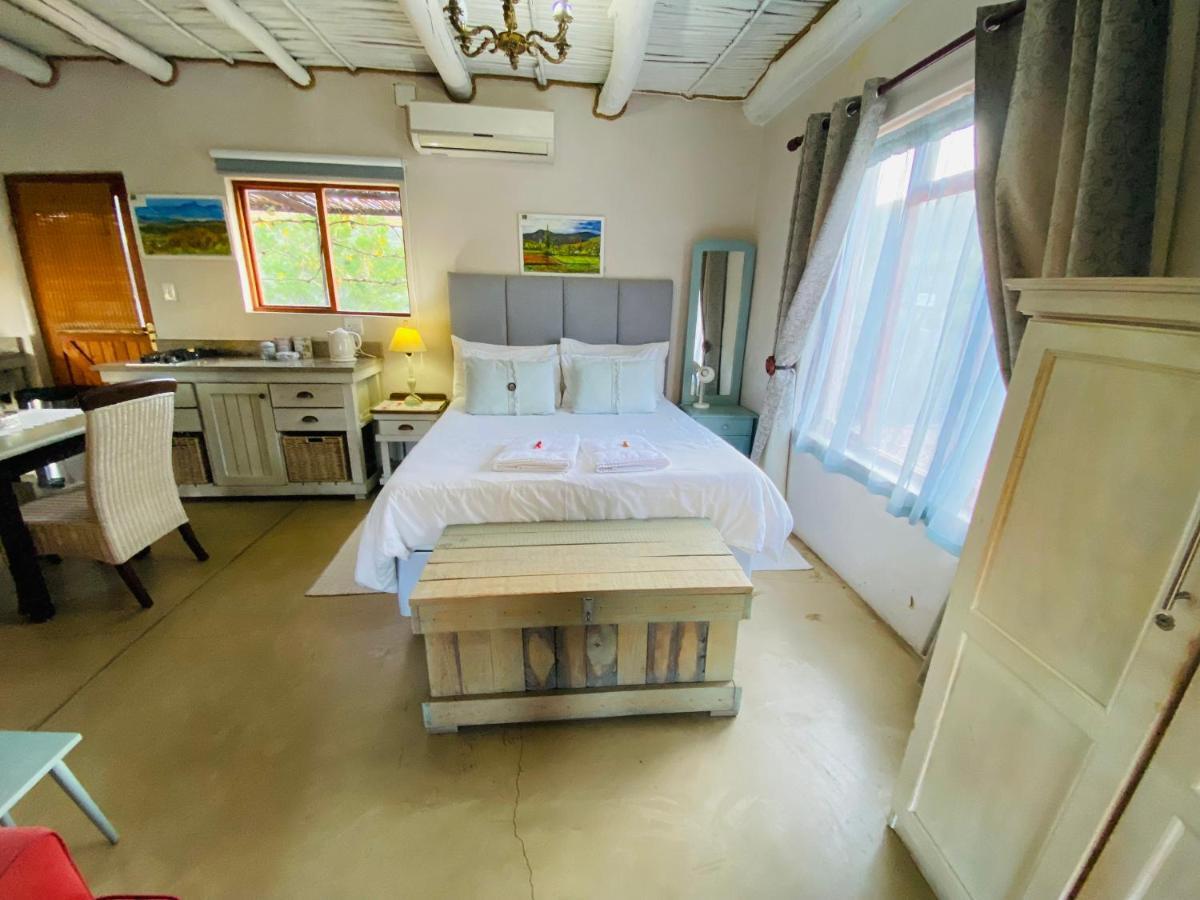 מלון ליידיסמית Oaksrest Vineyards Guest Farm מראה חיצוני תמונה