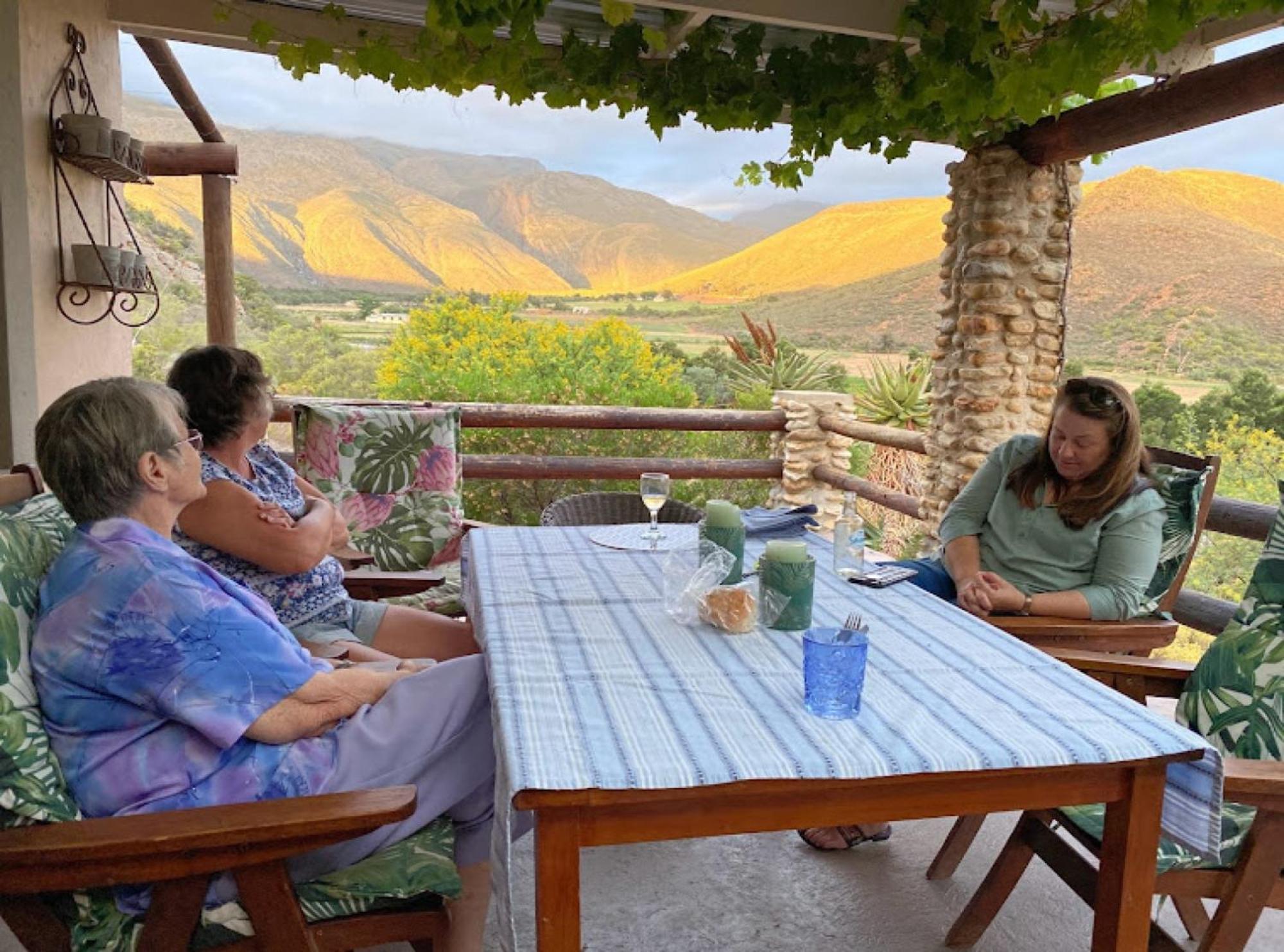 מלון ליידיסמית Oaksrest Vineyards Guest Farm מראה חיצוני תמונה