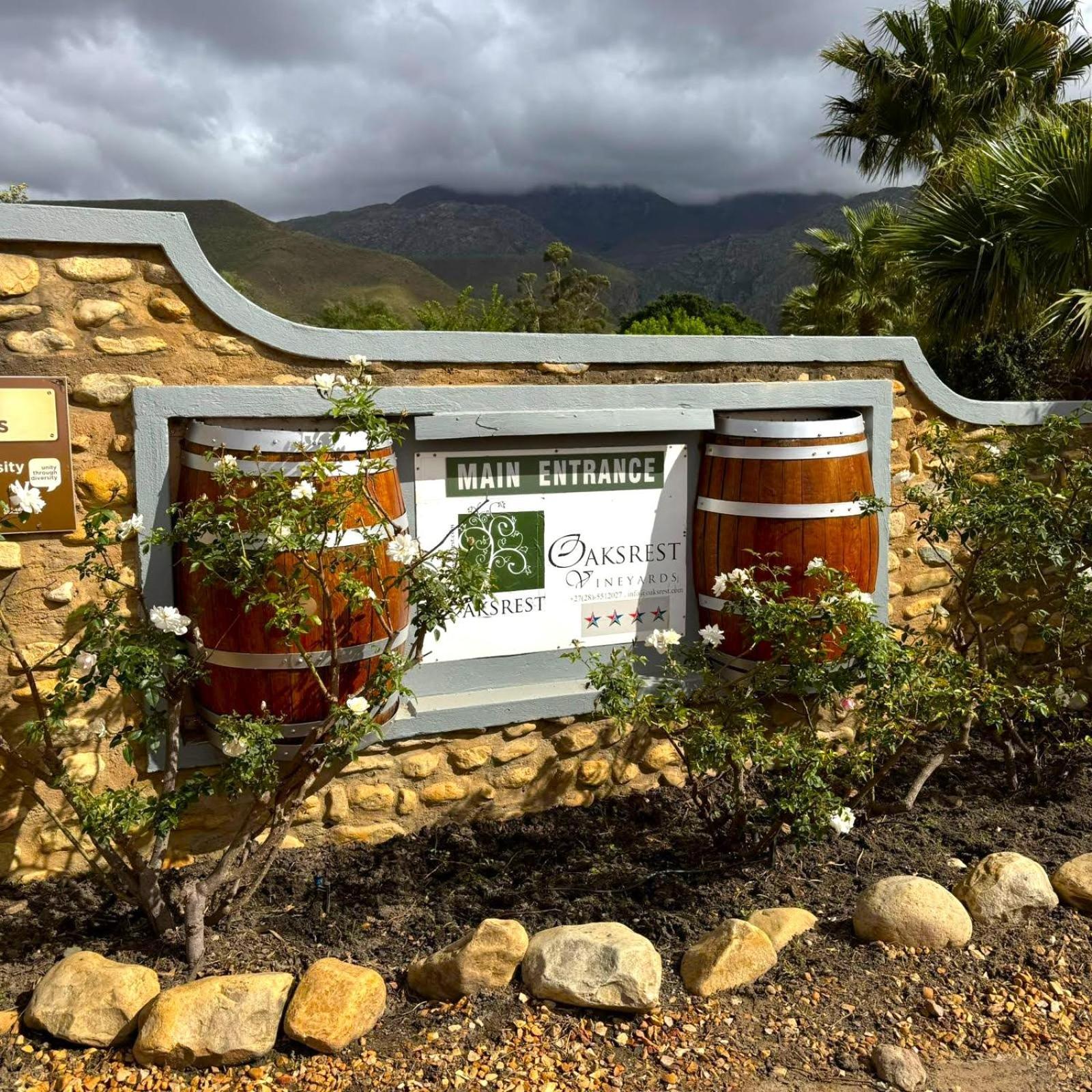 מלון ליידיסמית Oaksrest Vineyards Guest Farm מראה חיצוני תמונה