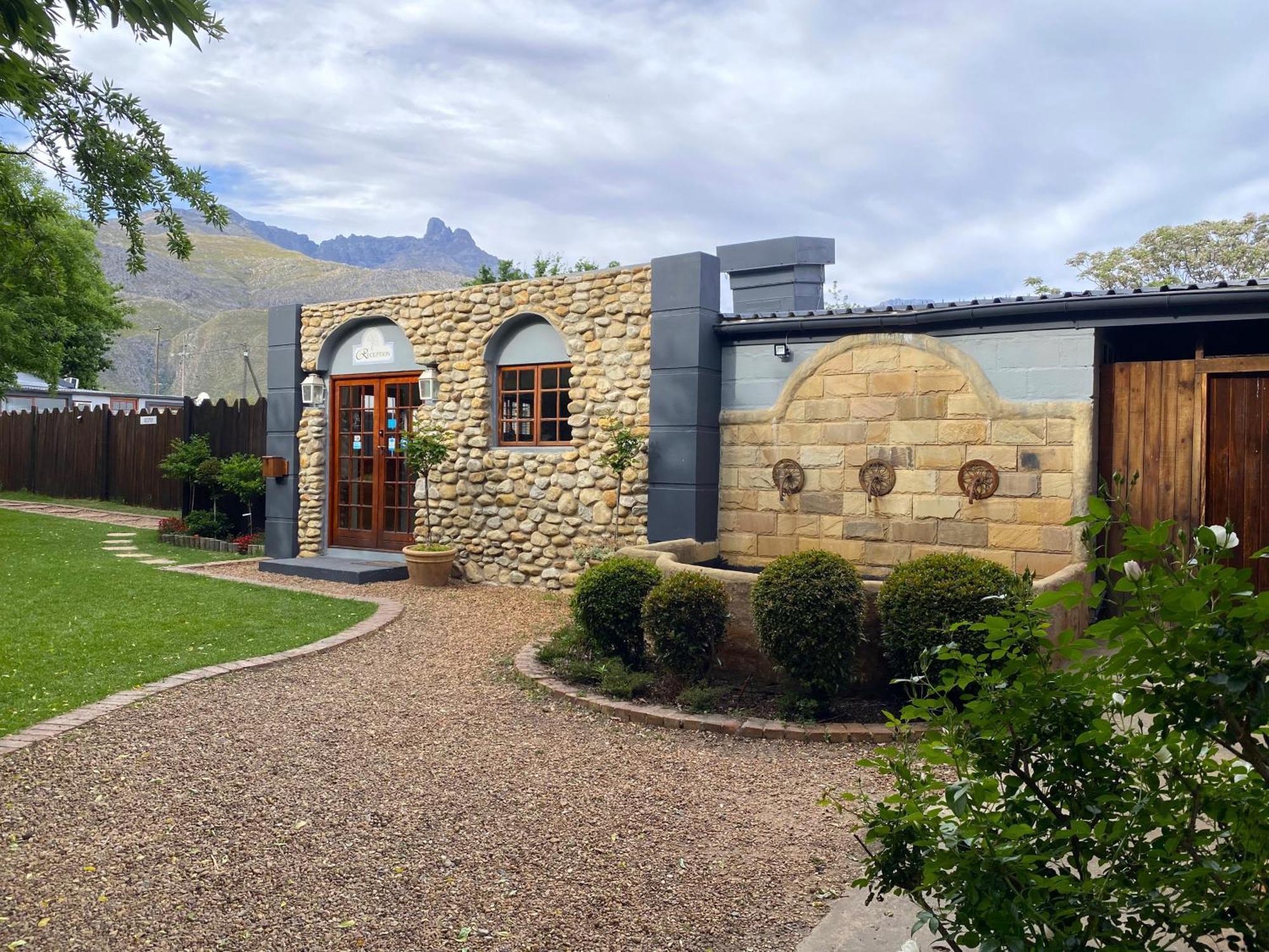 מלון ליידיסמית Oaksrest Vineyards Guest Farm מראה חיצוני תמונה