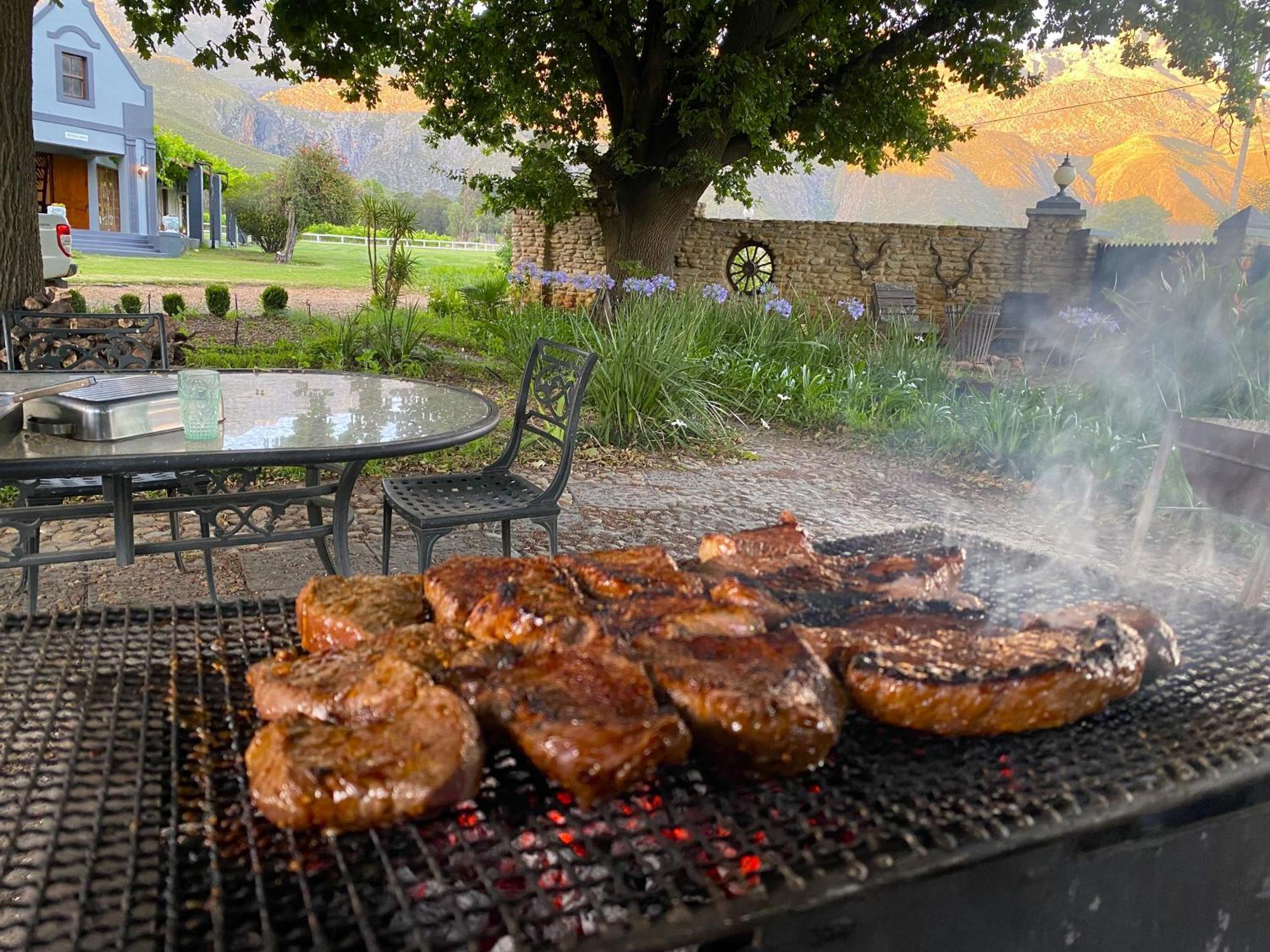 מלון ליידיסמית Oaksrest Vineyards Guest Farm מראה חיצוני תמונה