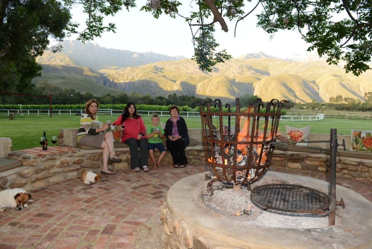 מלון ליידיסמית Oaksrest Vineyards Guest Farm מראה חיצוני תמונה