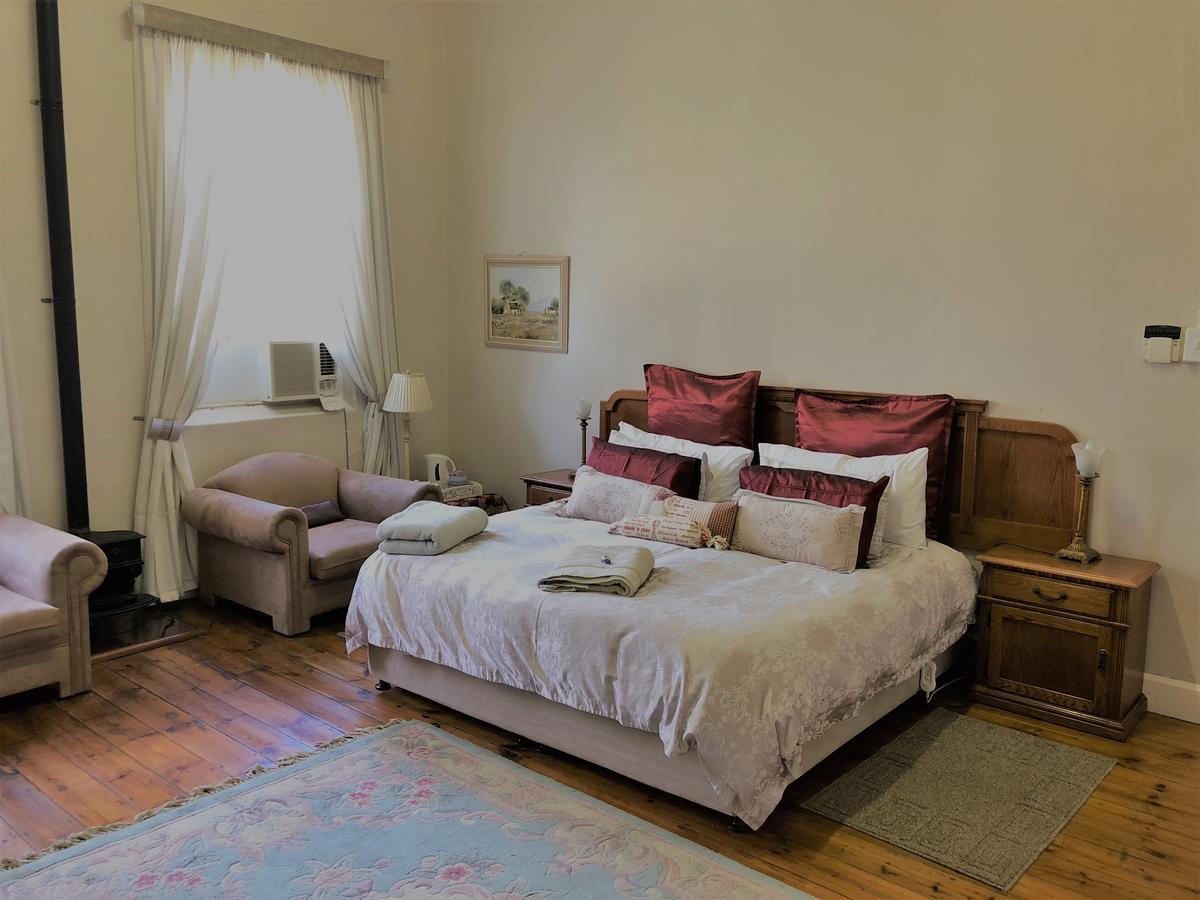 מלון ליידיסמית Oaksrest Vineyards Guest Farm מראה חיצוני תמונה