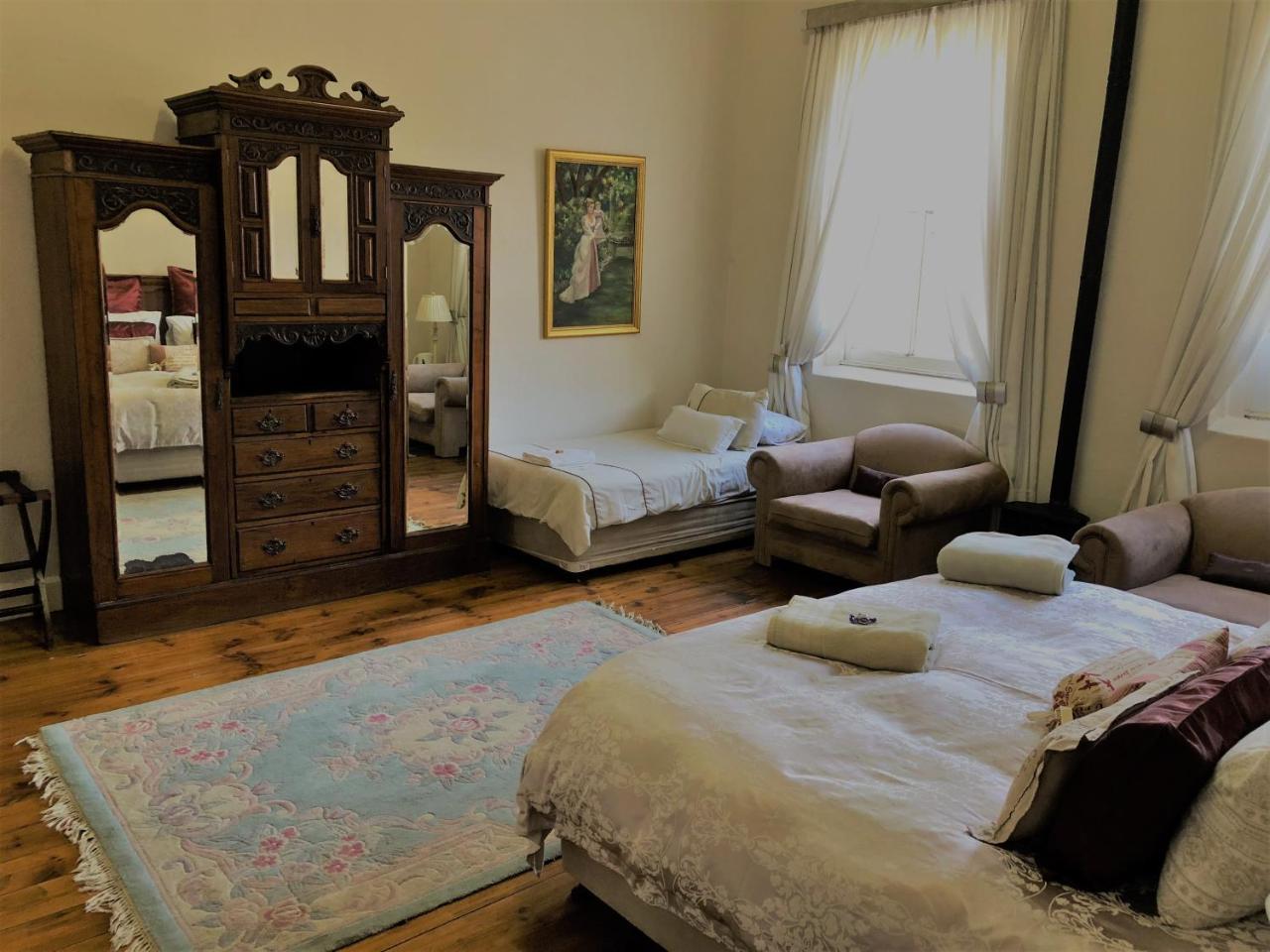 מלון ליידיסמית Oaksrest Vineyards Guest Farm מראה חיצוני תמונה