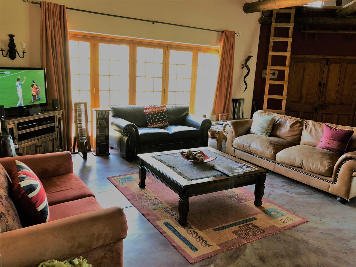 מלון ליידיסמית Oaksrest Vineyards Guest Farm מראה חיצוני תמונה