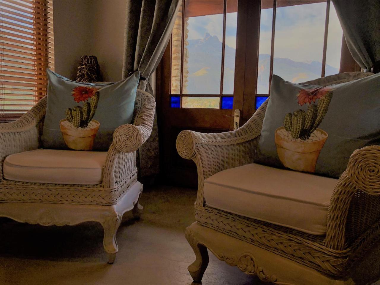מלון ליידיסמית Oaksrest Vineyards Guest Farm מראה חיצוני תמונה